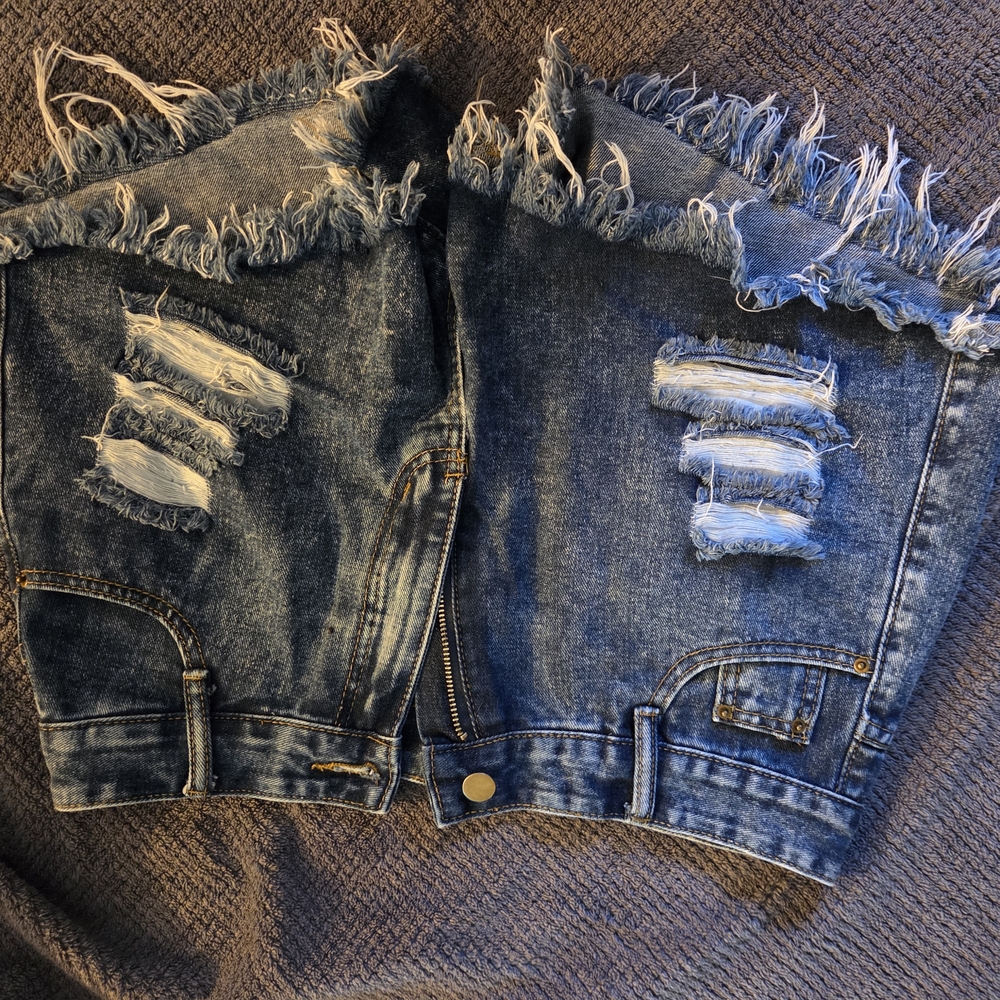 SHEIN Blue Distressed Relaxed Fit Jeans